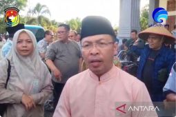 Bupati Mukomuko bagikan sarana perikanan tangkap kepada nelayan