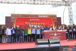 KPU Kendari gelar deklarasi damai bersama lima paslon peserta pilkada 2024