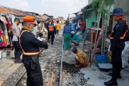 Daop 8 kembali ingatkan masyarakat bahaya beraktivitas di jalur KA