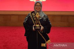 Ketua Umum PP Fatayat NU raih Penghargaan Santri of The Year 2024