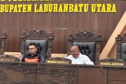 Rimba dan Arli pimpinan sementara DPRD Labura