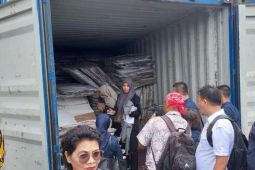 KPU Ambon terima logistik pilkada 2024 berupa 1.012 kotak suara