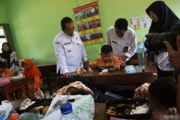 Simulasi makan siang gratis di Jombang