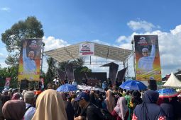 Massa teriakan "Menyala Abangku" saat simulasi kampanye pencoblosan Bang Rizal