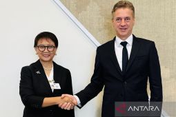 Slovenia larang dagang alat militer dengan Israel