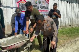 Satgas Madago Raya bedah rumah warga di Sigi