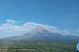 Semeru alami erupsi kembali dengan amplitudo 22 mm pada Senin pagi