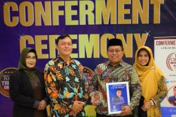 Akademisi Banten terima penghargaan Indonesia Platinum Education Excellent
