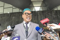 Uya Kuya sebut media sosial artis bisa dijadikan "hotline" untuk aduan