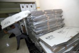 Bilik suara Pilkada 2024 tiba di Blitar