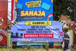 Puluhan orang di Kediri kritik baliho petahana masih terpampang