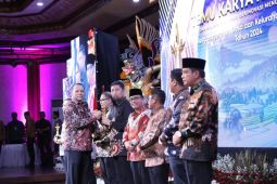 Kemendagri berikan penghargaan untuk Pjs Wali Kota Makassar