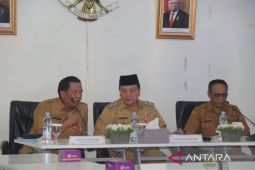 Pj Bupati Bogor menekankan evaluasi rutin setiap pekan untuk pengendalian inflasi