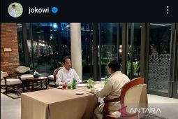 Jokowi-Prabowo santap malam lanjut diskusi dua jam lebih