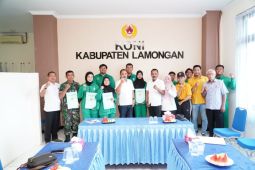 Sembilan atlet peraih medali PON terima bonus dari KONI Lamongan