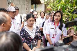 Kadisnaker Gianyar sambangi pekerja yang dievakuasi dari perang di Lebanon