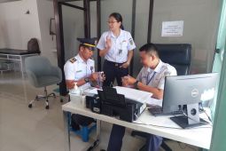 Komitmen terhadap keselamatan perjalanan KA, petugas KAI rutin cek kesehatan sebelum dinas