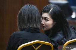 Adik Sandra Dewi terima hadiah natal Rp200 juta dari Harvey Moeis