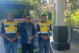 Berkontribusi jaga lingkungan, PT HSM sumbang truk sampah