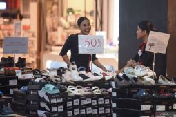 Deflasi Indonesia pertama dalam 25 tahun terakhir, apa artinya?