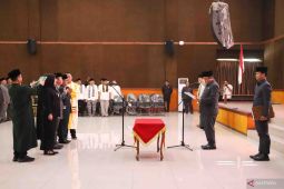 Pj Bupati Bekasi lantik 40 pejabat baru untuk dukung visi daerah