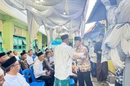Emil Dardak berbagi pengalaman saat hadiri akad nikah cucu KH Soleh Qosim