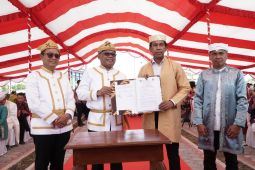 Peringati HUT ke-25, Pemprov Malut serahkan  warisan budaya tak  benda