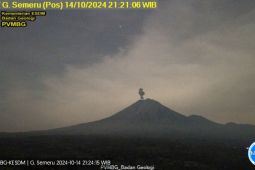 Semeru erupsi dengan letusan setinggi 900 meter