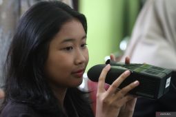 Jemput bola perekaman ktp elektronik pemilih pemula di Malang