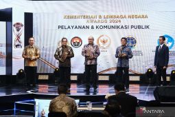 Kementerian ATR/BPN terima penghargaan pelayanan dan komunikasi publik dari iNews TV*