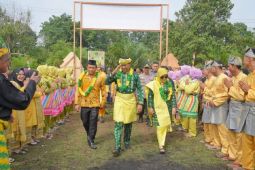 Wabup Ketapang harap masyarakat Sungai Laur terus dilestarikan Robo-robo