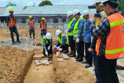 Pj Bupati Tabalong minta proyek rehab kantor Disbunnak bisa tepat waktu