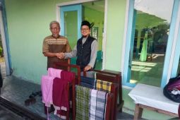 Komunitas Belitung Muda Bisa salurkan bantuan rak masjid
