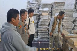 Polres Kobar lakukan pengamanan logistik Pilkada 2024