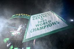 Boston Celtics kibarkan banner juara NBA ke-18 di TD Garden