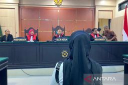 Guru honorer SDN 4 Baito Supriyani sidang perdana di PN Andoolo Konsel
