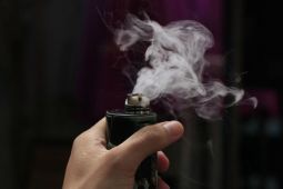 Vietnam larang "vaping" mulai 2025