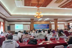 Satpol PP gandeng Bea Cukai Gresik beri edukasi ciri rokok ilegal