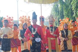 Lomba arakan pengantin HUT ke-253 Kota Pontianak