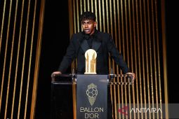 Winger Barcelona Lamine Yamal raih Kopa Trophy 2024