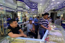 Emas Antam hari ini melonjak jadi Rp1,577 juta per gram