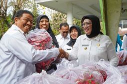 Gerakan ASN Pemkab Lumajang beli cabai cegah deflasi berkepanjangan