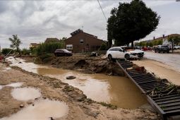 Banjir landa Spanyol akibatkan sejumlah orang hilang dan kereta cepat disetop