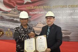 Pemotongan baja pertama KCR-70M Indonesia resmi dilakukan
