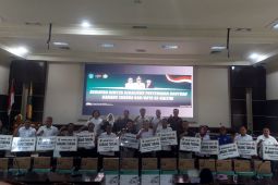 Dispora Kaltim bantu laptop ke karang taruna di 105 kecamatan
