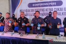Kanwil DJBC Jatim sita ribuan botol minum beralkohol tanpa cukai