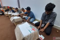 Kejati Gorontalo pantau proses sortir dan pelipatan surat suara