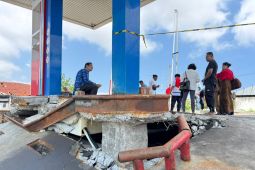 SPBU Nelayan diterjang gelombang pasang, Pertamina alihkan layanan BBM