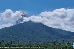 Imbas meletusnya Gunung Lewotobi Flores Timur, empat bandara ditutup