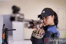 Menembak sumbang emas dari nomor 10m Air Rifle Beregu Putri